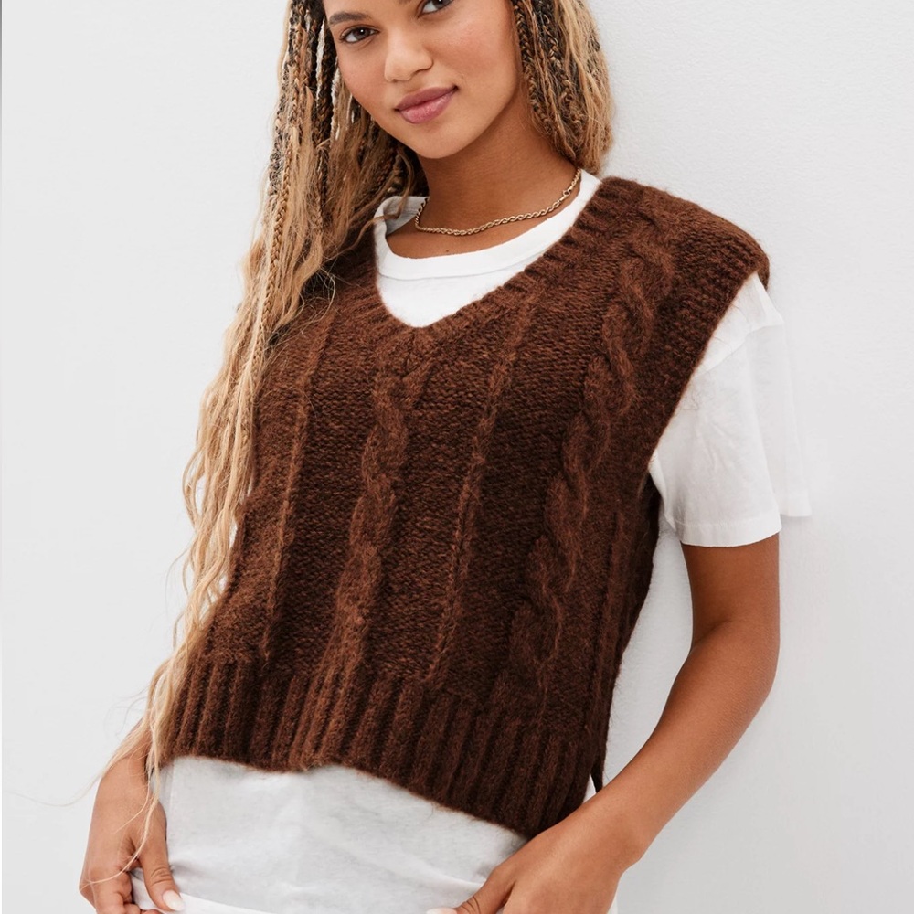 American Eagle Cable Knit Sweater Vest Chunky Layering